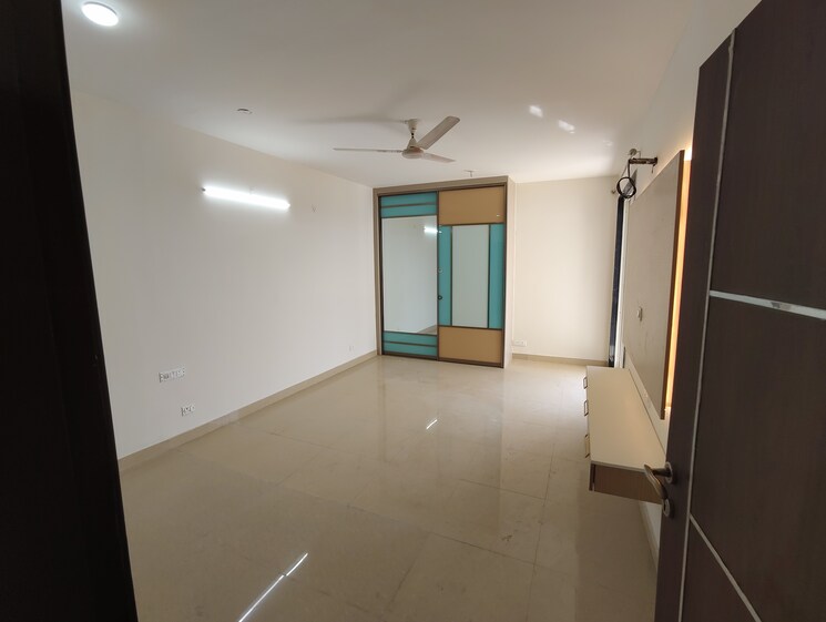 Room, sector 19b dwarka 3 Bedroom 1850 Sq.Ft. Apartment In Sector 19b Dwarka Delhi 9384221