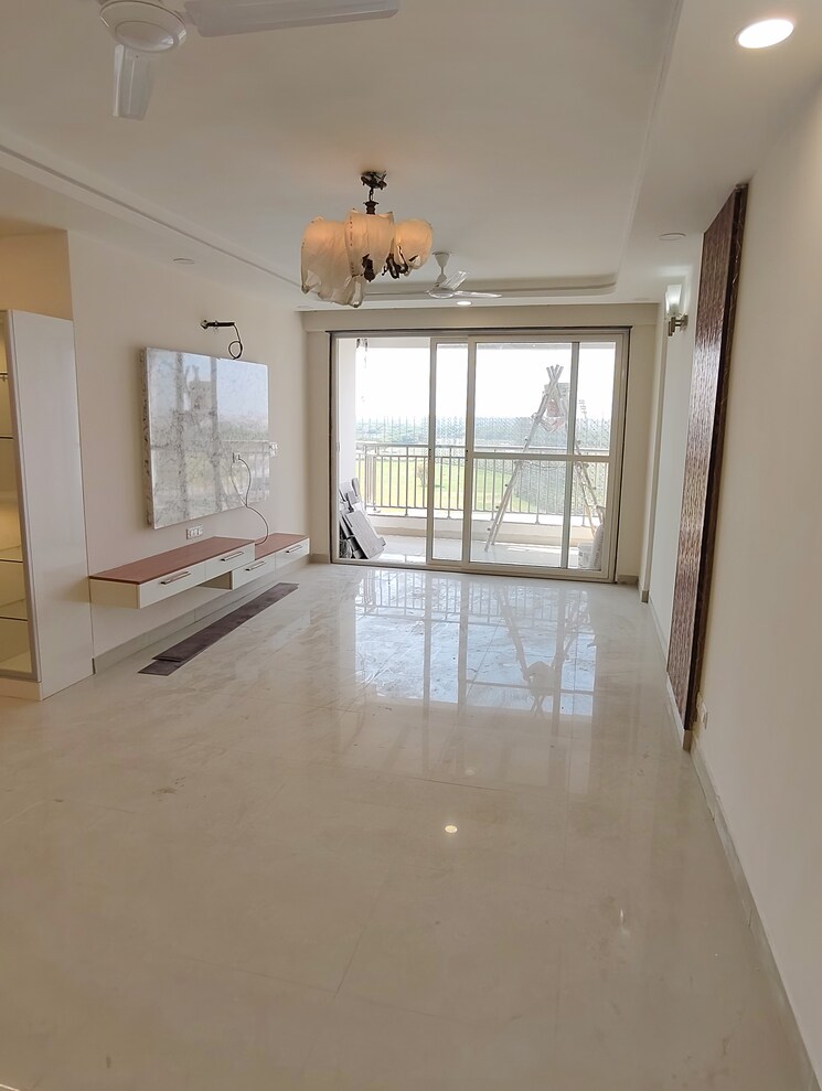 Room, sector 19b dwarka 3 Bedroom 1850 Sq.Ft. Apartment In Sector 19b Dwarka Delhi 9384221