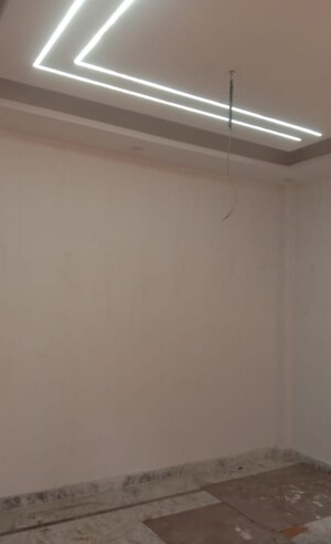 Furnished Amenities in 3 BHK Builder Floor at Chiranjiv Vihar – for Sale