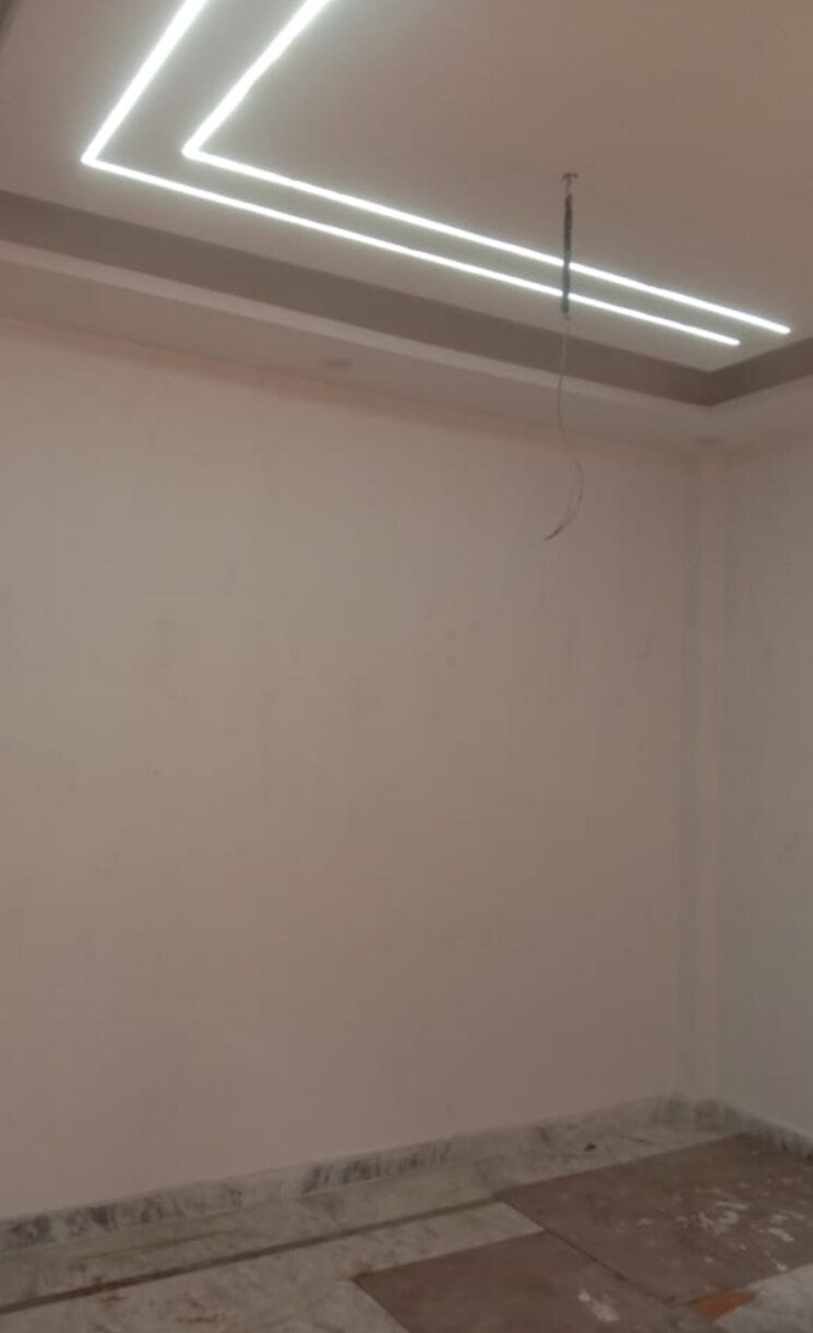 undefined, chiranjiv vihar 3 Bedroom 155 Sq.Yd. Builder Floor In Chiranjiv Vihar Ghaziabad 9384230