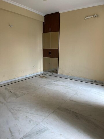 Room in 1.5 BHK Villa at RWA Apartments Sector 50, Sector 50 – for Sale