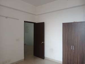 Room in 4 BHK Penthouse at Indiabulls Centrum Park, Sector 103 – for Rent
