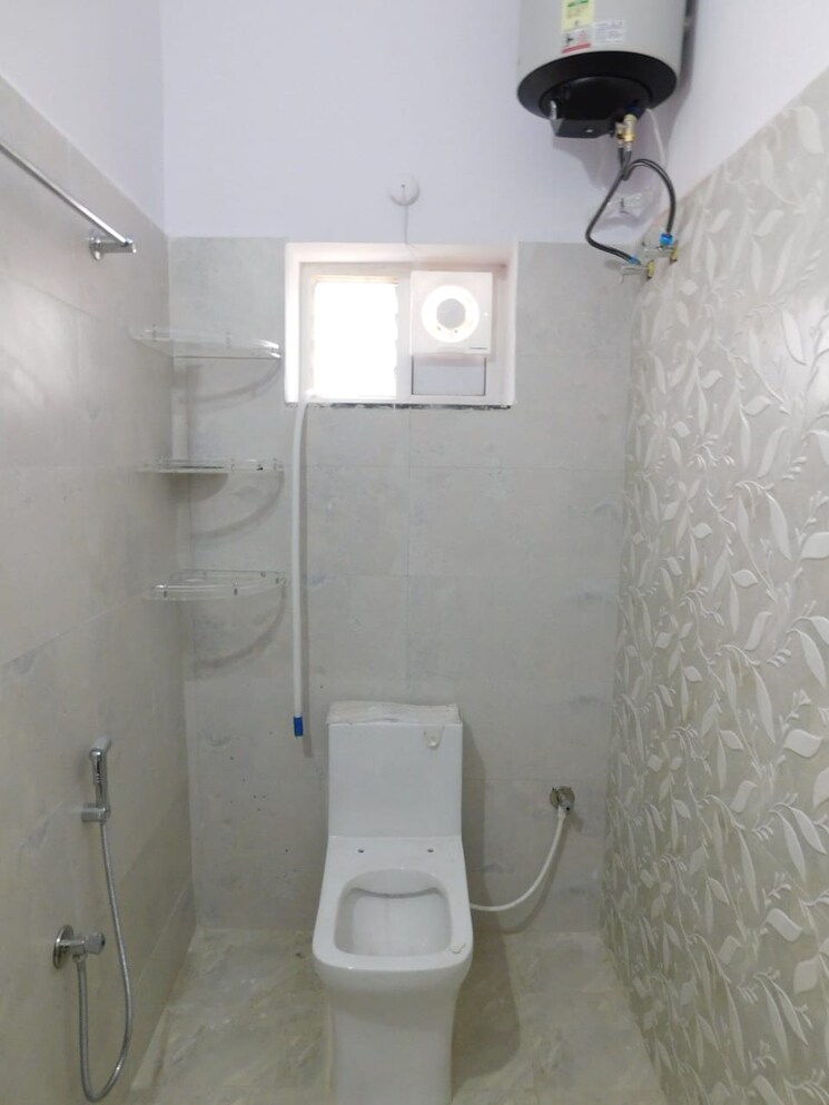 Bathroom, kondapur 3 Bedroom 2000 Sq.Ft. Builder Floor In Kondapur Hyderabad 9384256