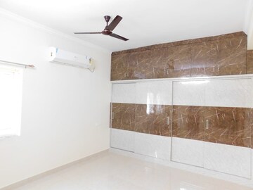 Furnished Amenities in 3 BHK Builder Floor at Kondapur – for Rent
