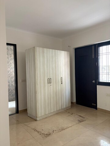 Room in 2 BHK Builder Floor at Sector 46 – for Rent