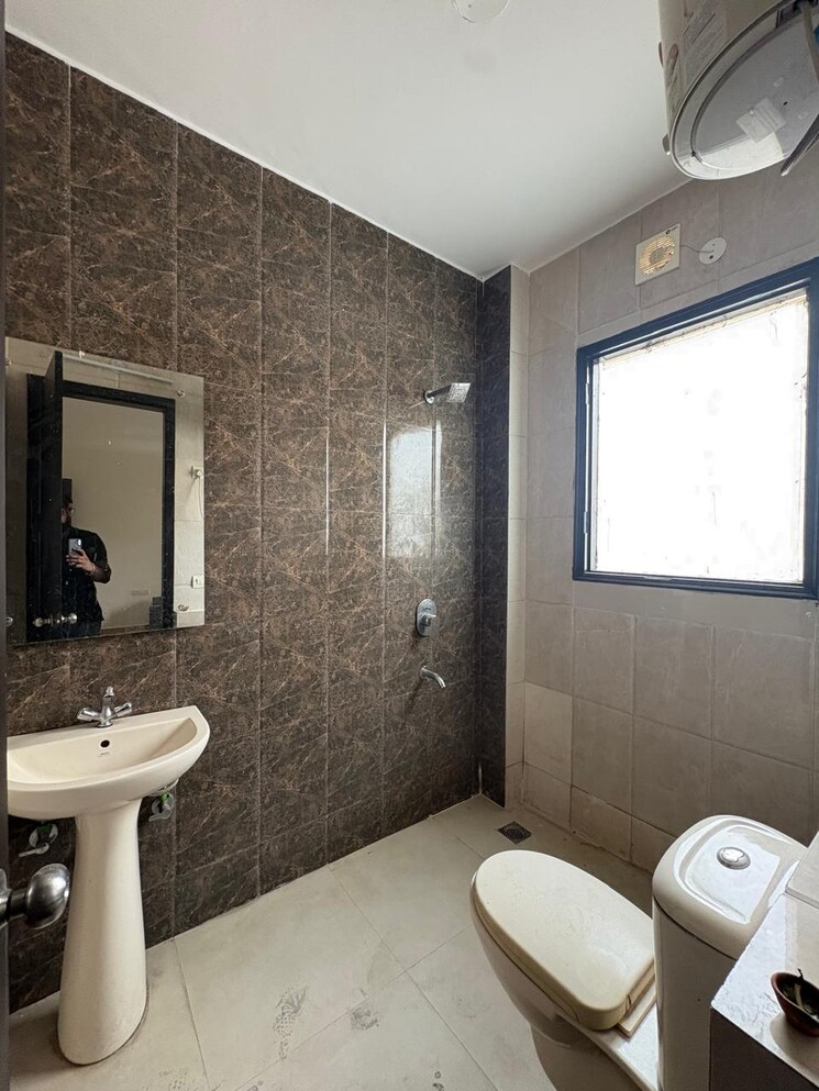 Bathroom, sector 46 2 Bedroom 1458 Sq.Ft. Builder Floor In Sector 46 Gurgaon 9384279