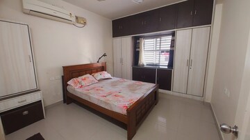 Bedroom in 2 BHK Builder Floor at Kondapur – for Rent