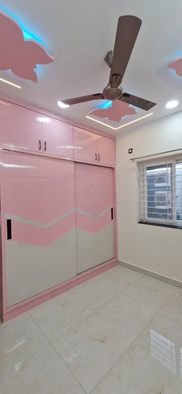 Room in 3 BHK Builder Floor at Kondapur – for Rent