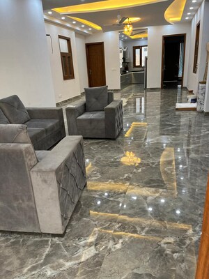 Living Room in 3 BHK Builder Floor at Sector 18 – for Rent