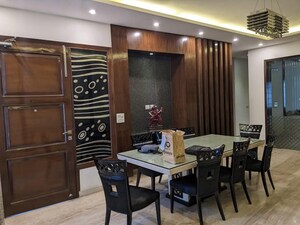 Gym in 3.5 BHK Builder Floor at Sector 18 – for Rent