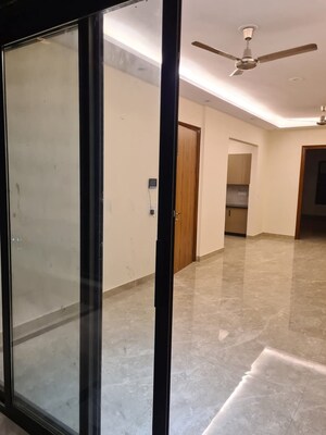 Building Lobby in 3.5 BHK Builder Floor at Sector 18 – for Rent