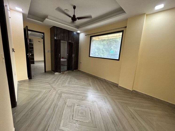 Room, navbharat-apartments 2.5 Bedroom 1000 Sq.Ft. Apartment In Paschim Vihar Delhi 9384356