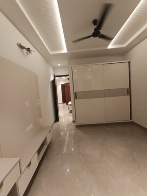 Room in 3 BHK Apartment at Shubh Niketan Apartments, Paschim Vihar – for Rent