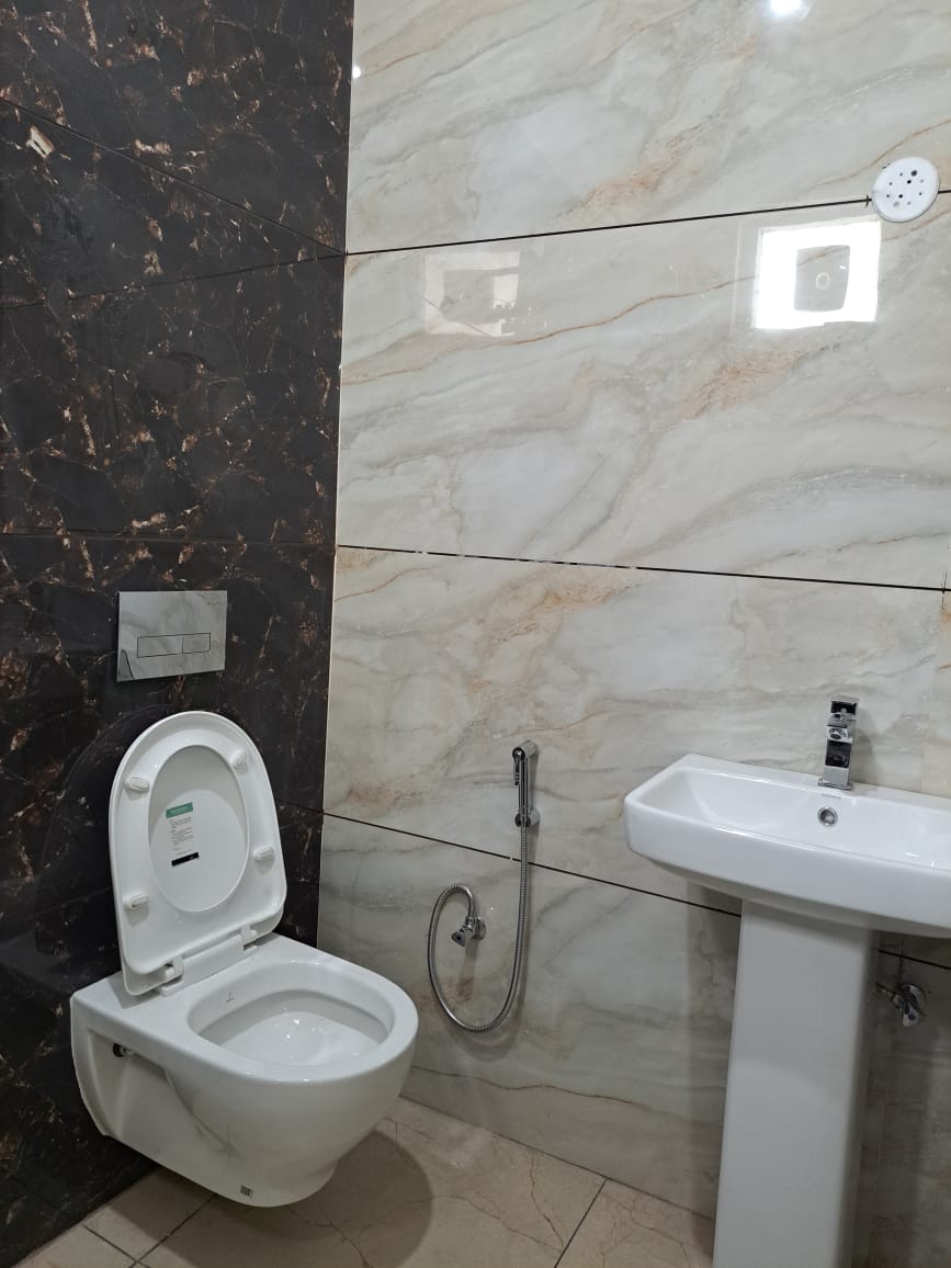 2 BHK Builder Floor For Rent in Chattarpur