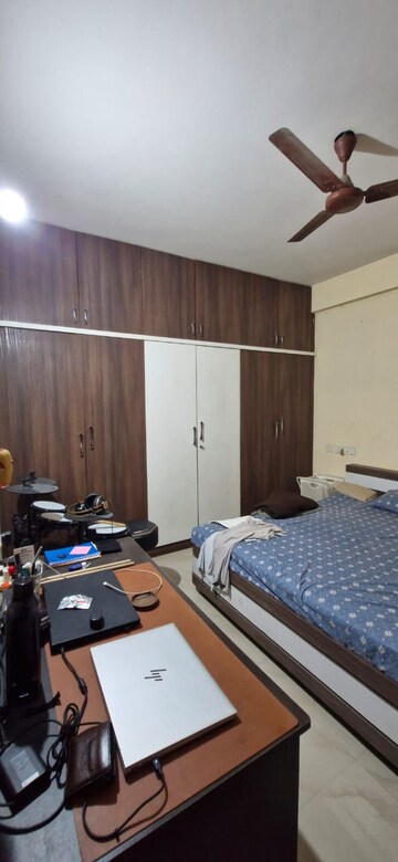 Bedroom in 2 BHK Builder Floor at Kondapur – for Rent