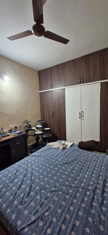 Bedroom in 2 BHK Builder Floor at Kondapur – for Rent