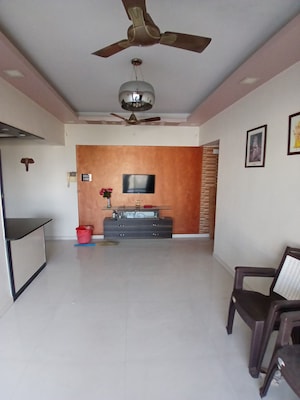 Team Area in 2 BHK Apartment at Mantri Park, Goregaon East – for Rent
