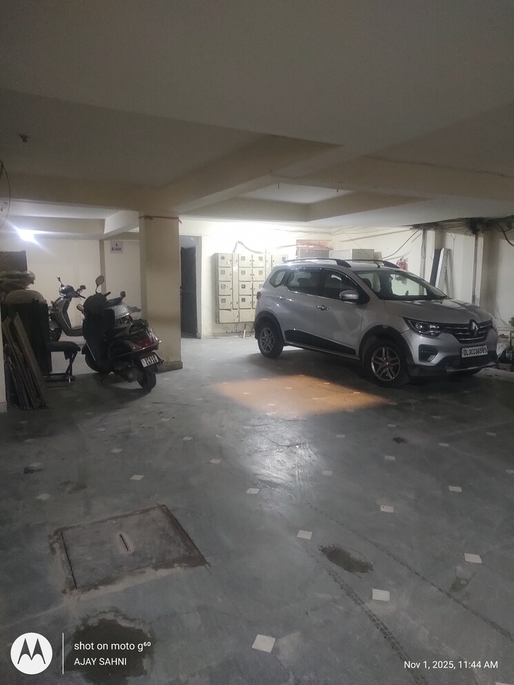  Parking, kishangarh 1 Bedroom 500 Sq.Ft. Builder Floor In Kishangarh Delhi 9384388