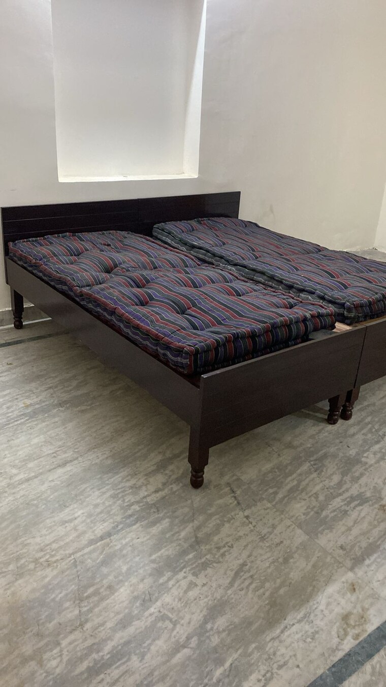 Bedroom, rwa-apartments-sector-41 6 Bedroom 1300 Sq.Ft. Villa In Sector 41 Noida 9384403