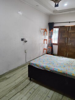6 BHK Villa For Sale in RWA Apartments Sector 41