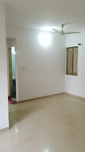 Room in 2 BHK Apartment at Vijay Vilas Taurus Building 11 To 15, Ghodbunder Road – for Rent