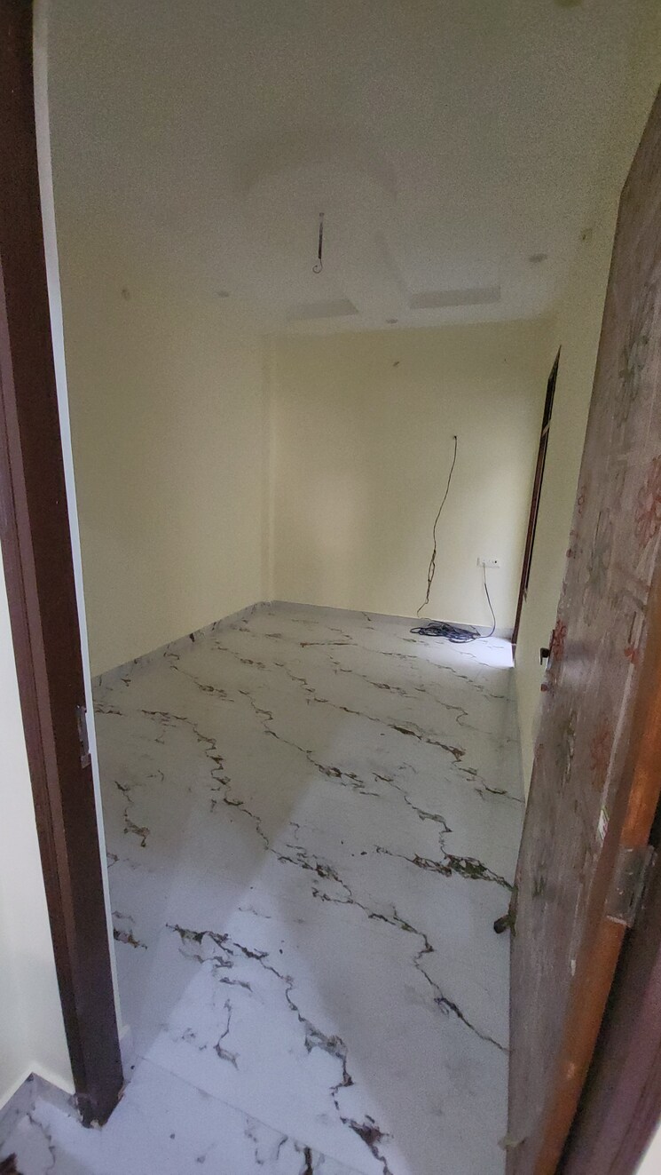 Room, kalyanpur east 2.5 Bedroom 1000 Sq.Ft. Independent House In Kalyanpur East Lucknow 9384433