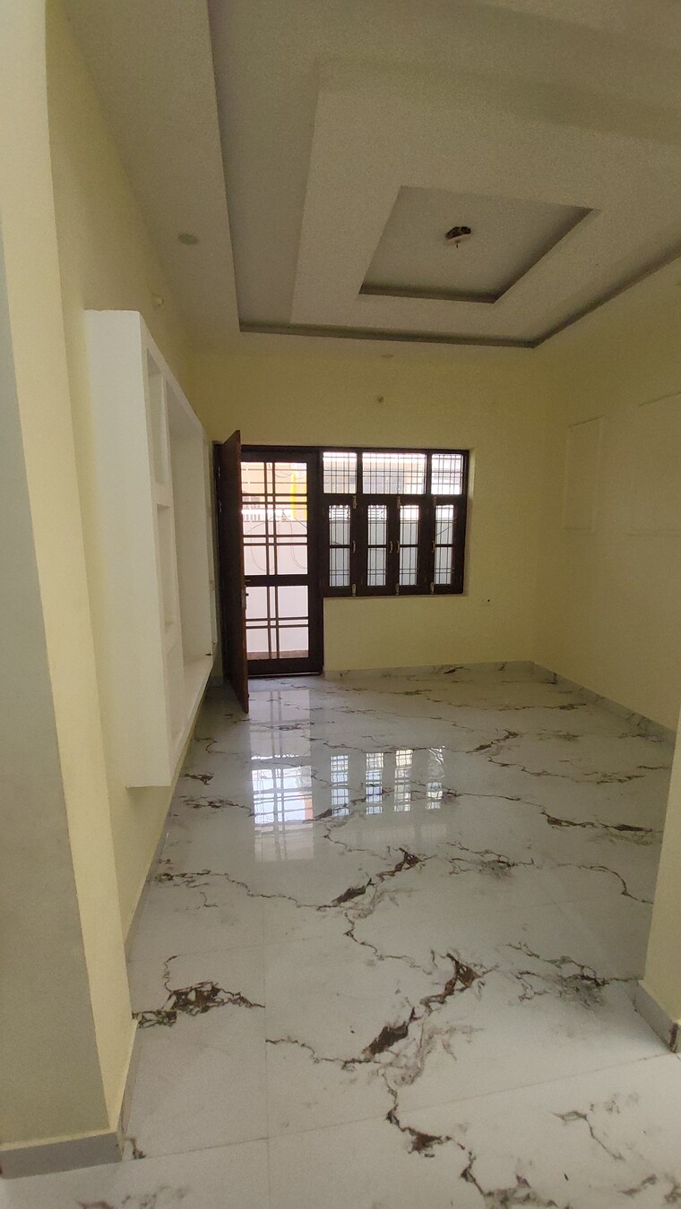 Room, kalyanpur east 2.5 Bedroom 1000 Sq.Ft. Independent House In Kalyanpur East Lucknow 9384433