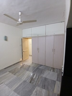 2 BHK Apartment For Rent in Goregaon East