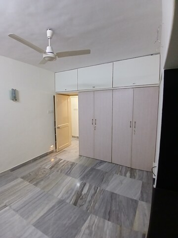 2 BHK Apartment For Rent in Goregaon East
