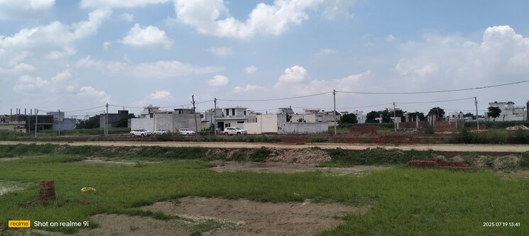 undefined, bharat-city  906 Sq.Yd. Plot In Duhai Ghaziabad 9384458