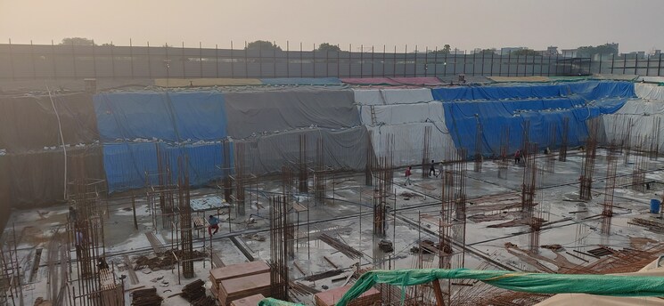 Swimming Pool, uniwest-hub Commercial Shop 478 Sq.Ft. In Sector 22d Yamuna Expressway Greater Noida 9384474