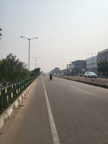  Showroom – Exterior View View at Jankipuram - for Rent