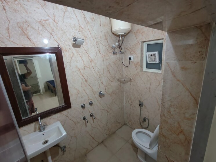 Bathroom, saket 1 RK 250 Sq.Ft. Builder Floor In Saket Delhi 9384510