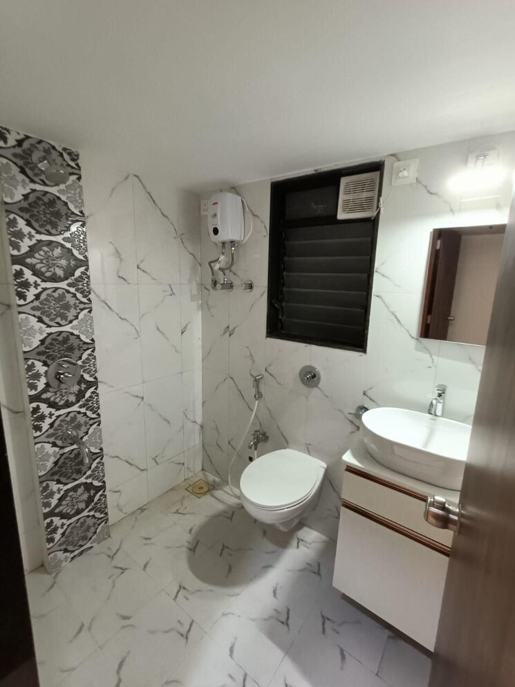 Bathroom, om-ashish-c-h-s 2 Bedroom 660 Sq.Ft. Apartment In Malad West Mumbai 9384508