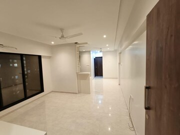 2 BHK Apartment For Rent in Om Ashish C.H.S, Malad West