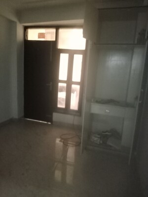 Room in 1 BHK Builder Floor at Neb Sarai – for Rent