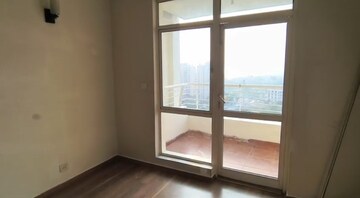 Room in 3 BHK Apartment at Raheja Vedaanta, Sector 108 – for Rent