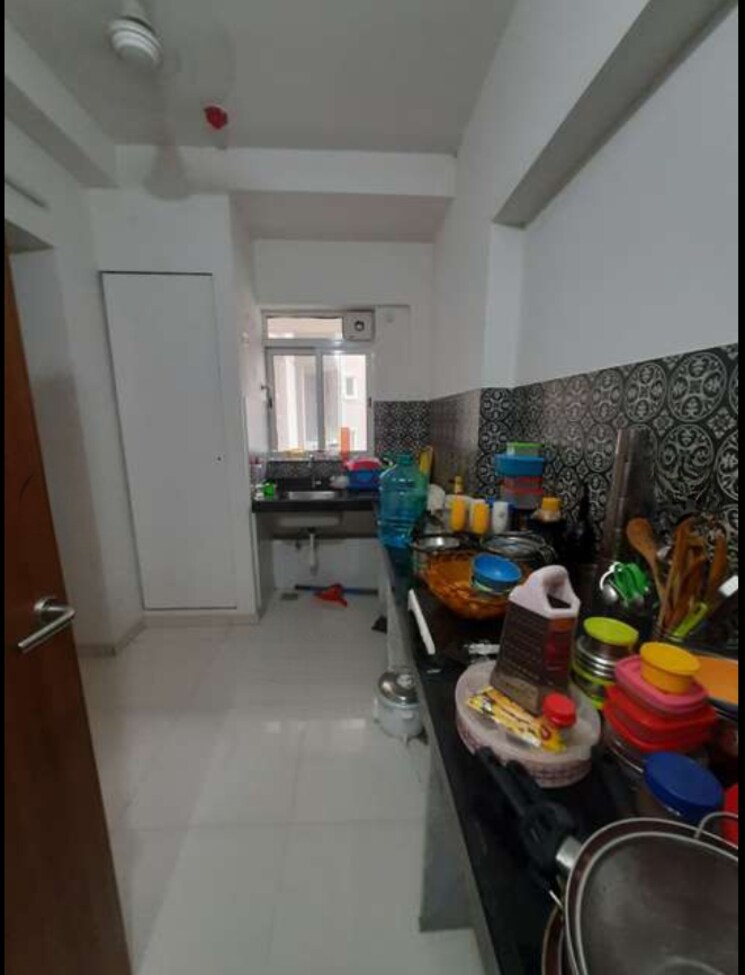  Parking, lodha-amara 2 Bedroom 672 Sq.Ft. Apartment In Kolshet Road Thane 9384543