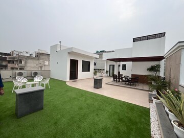 5 BHK Villa – Exterior View View at Sushant Lok 3, Sector 57 - for Rent