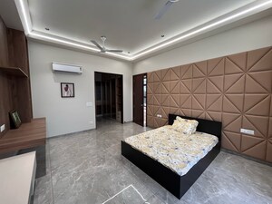 Bedroom in 5 BHK Villa at Sushant Lok 3, Sector 57 – for Rent