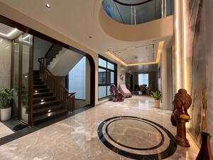 Parking in 5 BHK Villa at Sushant Lok 3, Sector 57 – for Rent