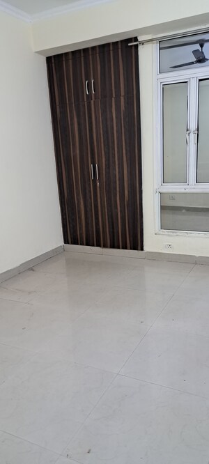 Room in 2 BHK Apartment at Supertech Ecovillage I, Sector 1 Greater Noida – for Rent