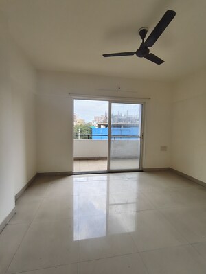 Room in 2 BHK Apartment at Colonnade Apartment, Kharadi – for Rent