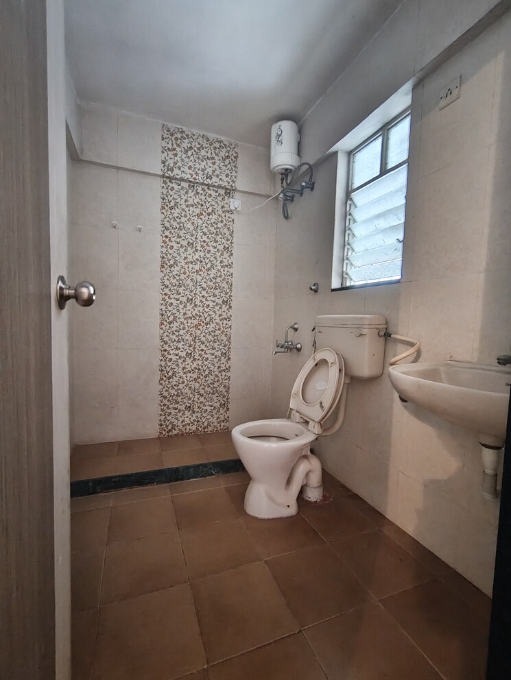 Bathroom, colonnade-apartment 2 Bedroom 900 Sq.Ft. Apartment In Kharadi Pune 9384595