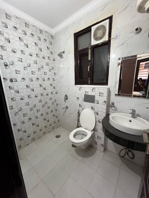 Team Area in 3 BHK Builder Floor at Sector 45 – for Rent