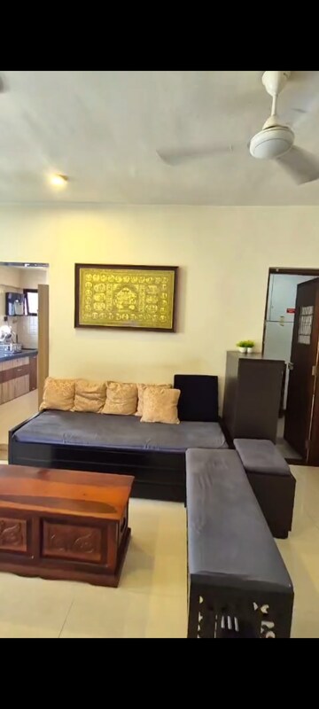 2 BHK Apartment For Rent in Nivara Deepanjali CHSL, Vile Parle East