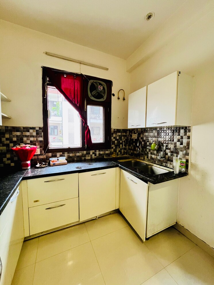 Kitchen, urban-the-zirk 3.5 Bedroom 2020 Sq.Ft. Apartment In Nabha Zirakpur 9384599