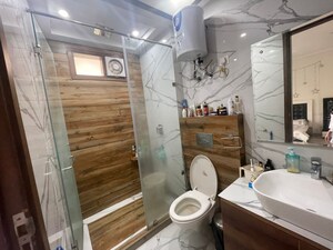 Team Area in 3 BHK Builder Floor at Janakpuri – for Sale