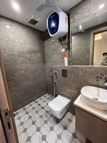 Bathroom in 1 BHK Builder Floor at Sector 42 – for Rent