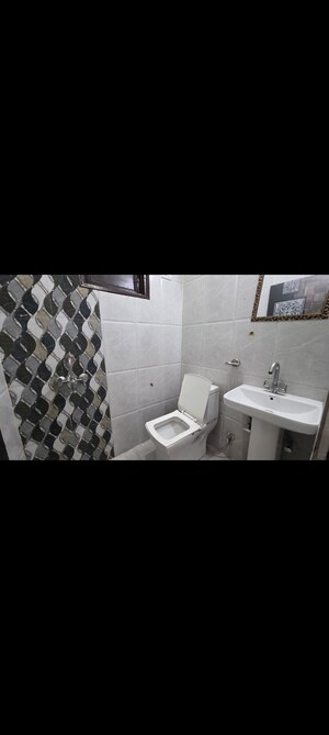 Bathroom in 1 BHK Builder Floor at Saket – for Rent